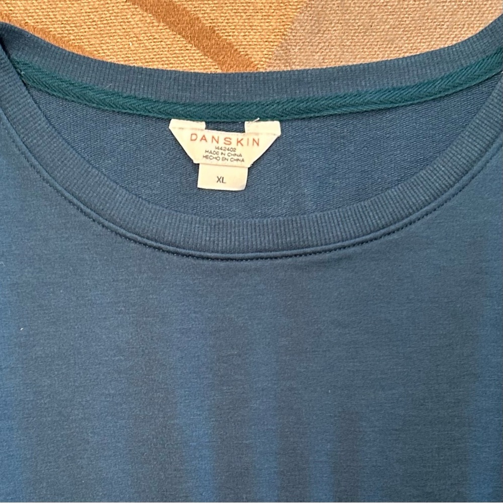 EUC Blue Danskin top, XL - Picture 3 of 10